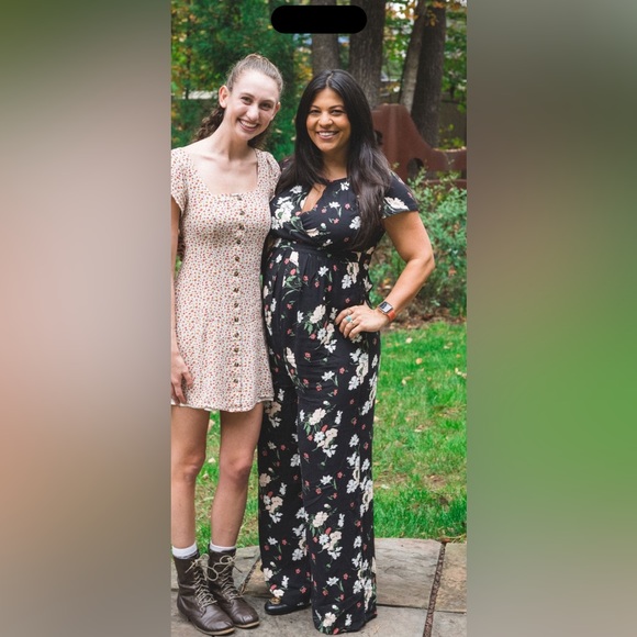 Ingrid & Isabel maternity  jumpsuit size small. Only worn twice - Picture 5 of 6